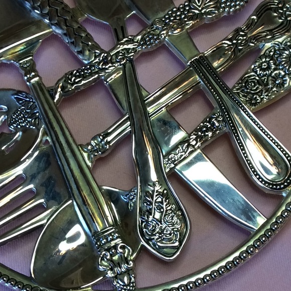 FINAL SALE PRICE Godinger SP Trivet + Glass Pitcher - Picture 6 of 7